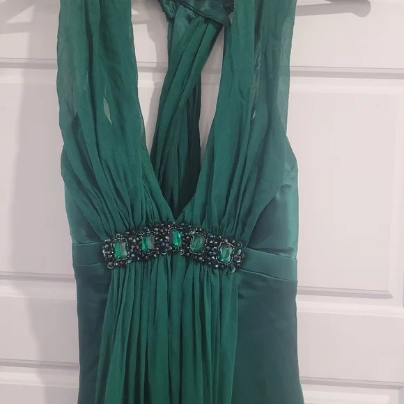 NWT gown - Picture 2 of 7